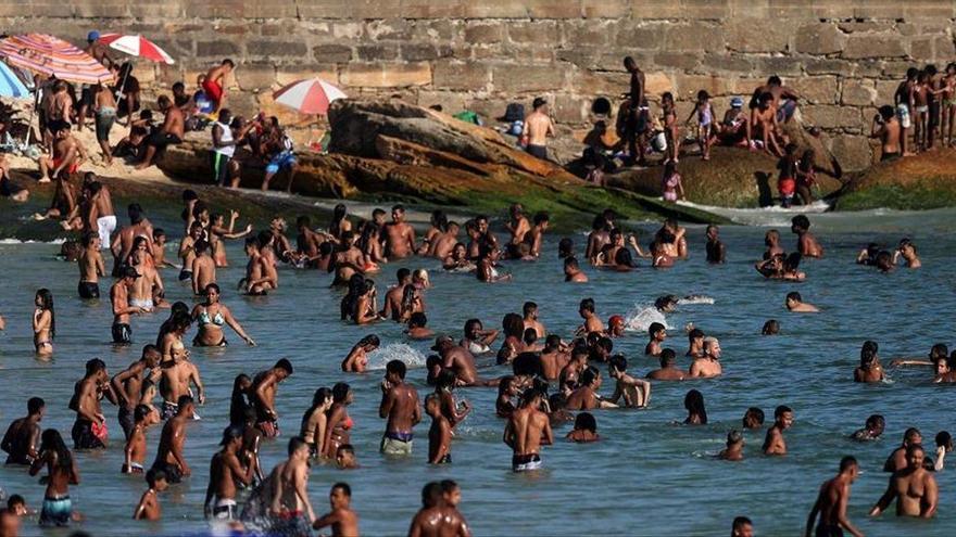 Inquietud en Brasil por las playas atestadas en pleno repunte de la pandemia