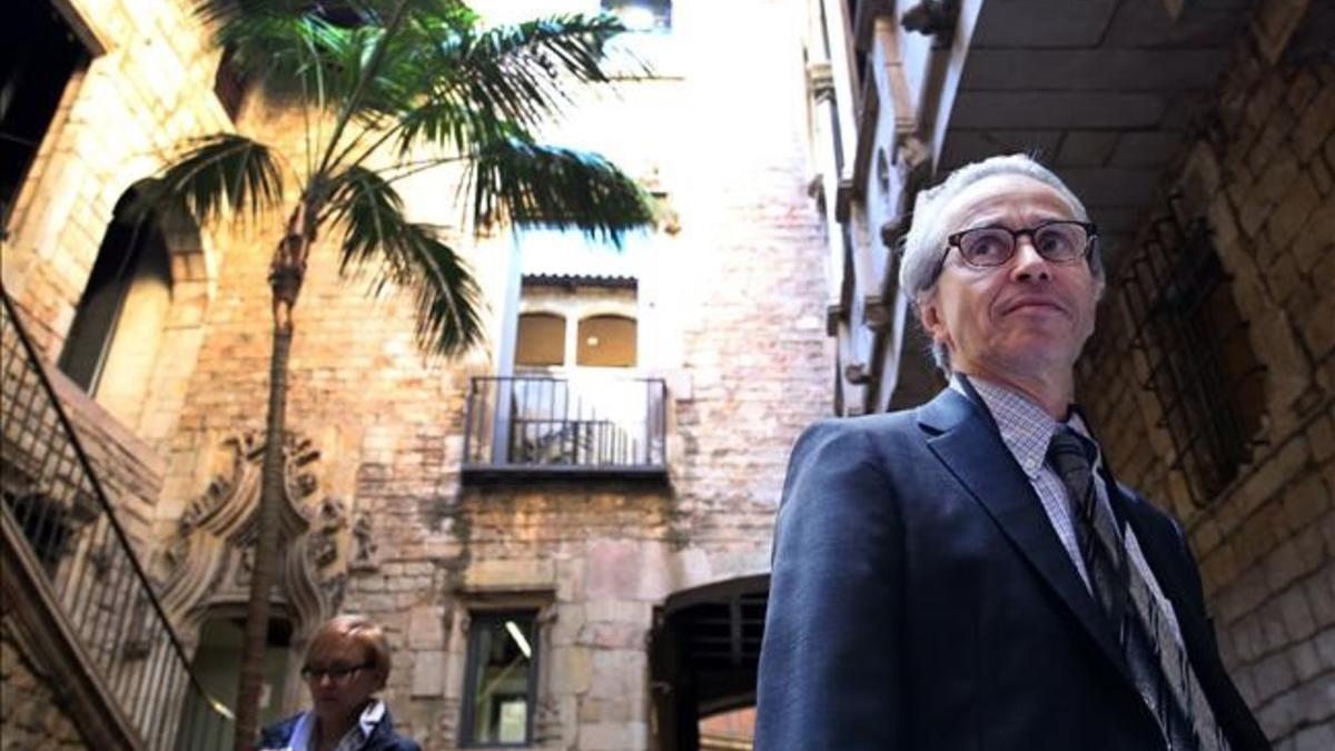 Emmanuel Guigon, director del Museu Picasso, en uno de los patios del centro.