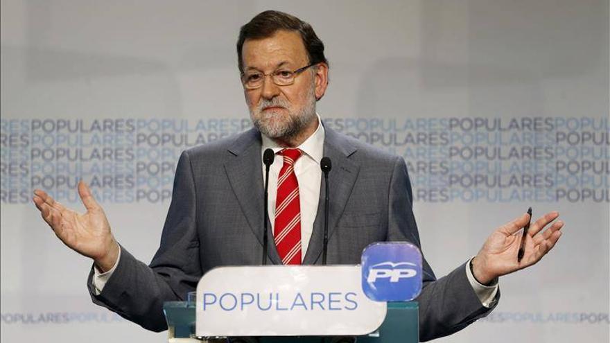 Rajoy dice que buscarán pactos transparentes, pero rechaza exigencias previas