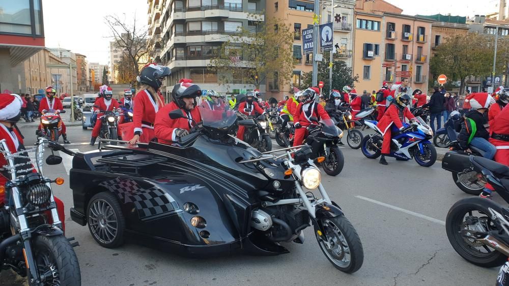 La ''papanoelada motera'' reuneix més de 700 motos a Girona