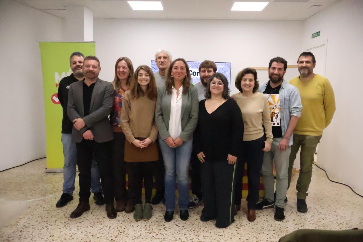 Xisca Mir, en el centro, con la nueva ejecutiva de Més per Palma.