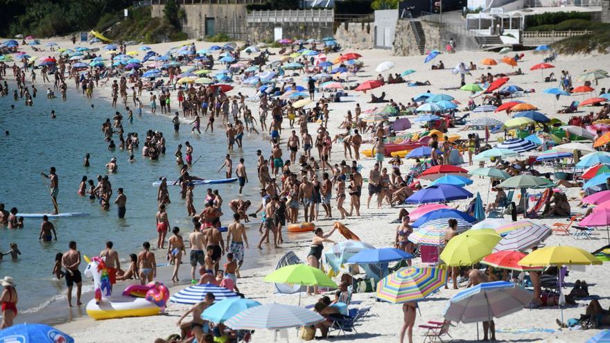Playa de Areas, una de las más populares del municipio de Sanxenxo.