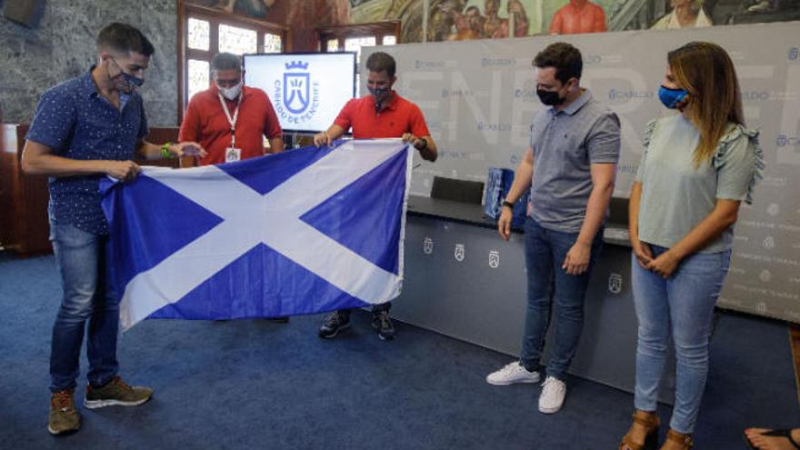 Fernando García y Javier Botrán, en el Cabildo de Tenerife.