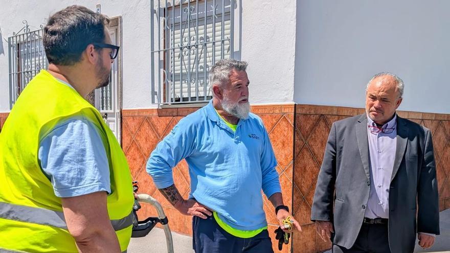 Vélez pone en marcha un plan de refuerzo para el control de plagas