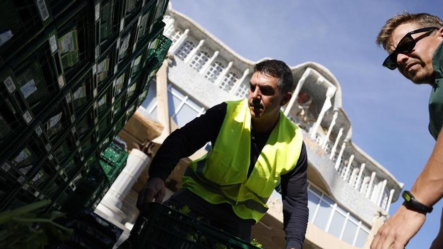 Agricultores y ecologistas se ven las caras a las puertas de la Asamblea