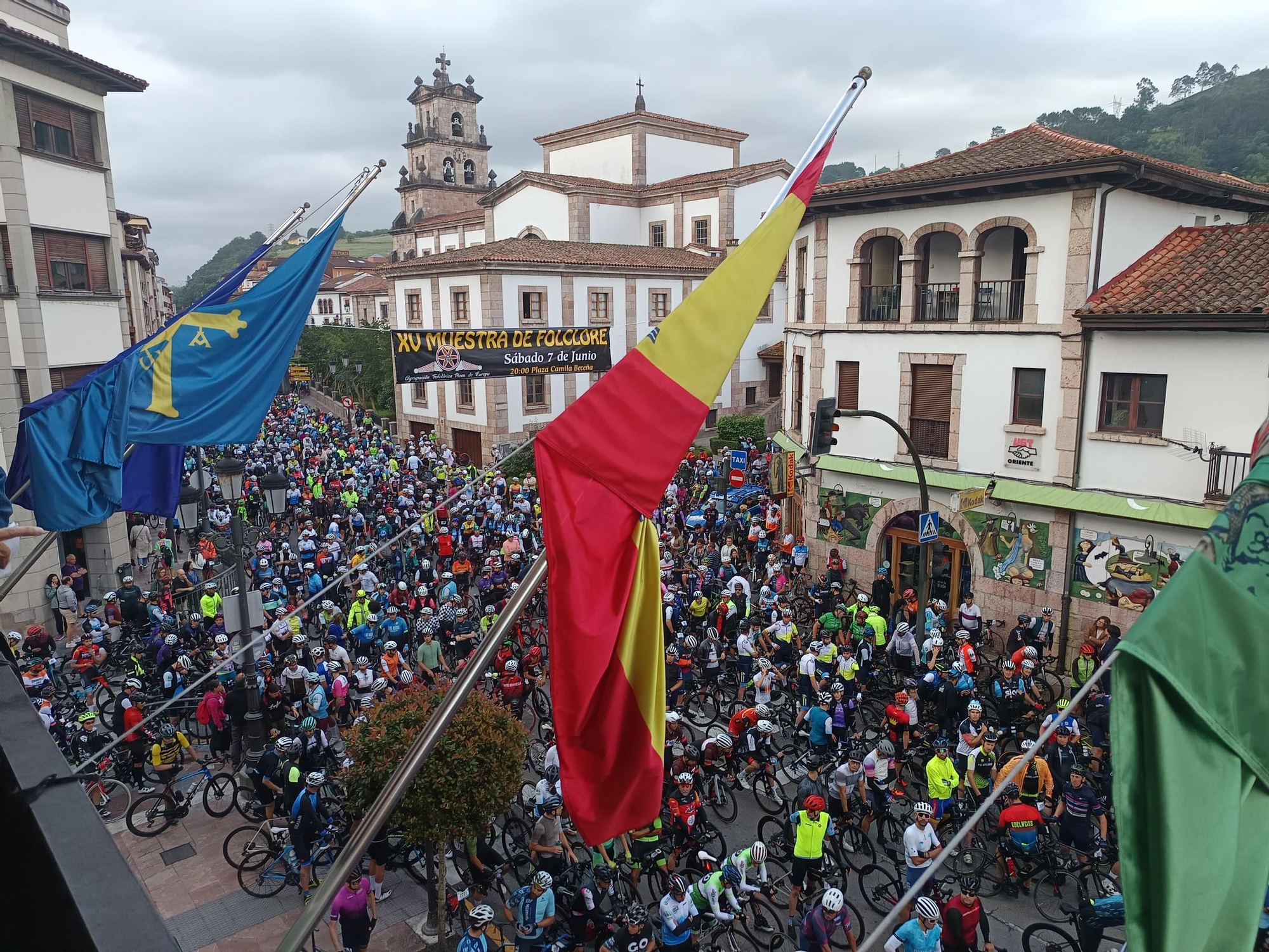 Arranca la Clásica Cicloturista "Lagos de Covadonga"
