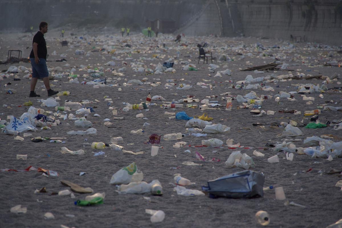 Más de 200.000 personas celebraron San Juan en una noche sin incidencias destacadas, con menos intoxicaciones etílicas y la mitad de basura en las playas que hace un año. Más de 200.000 personas celebraron San Juan en una noche sin incidencias destacadas, con menos intoxicaciones etílicas y la mitad de basura en las playas que hace un año.