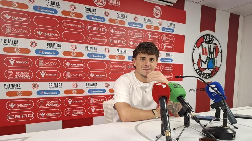 Izan Yurrieta, jugador del Zamora CF tras empatar ante el Athletic de Bilbao B: "Nos merecimos ganar"
