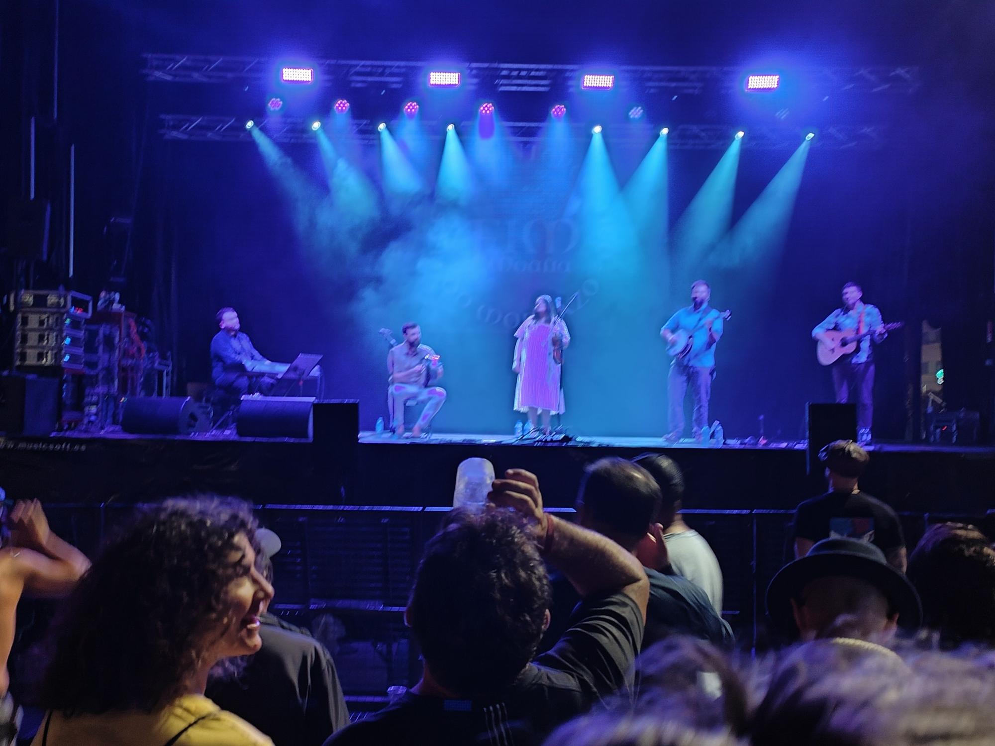 El Festival Intercéltico vence a la lluvia en Moaña