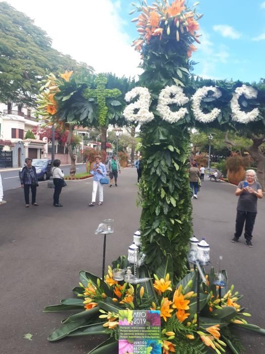 Concurso de Cruces de Flores Naturales