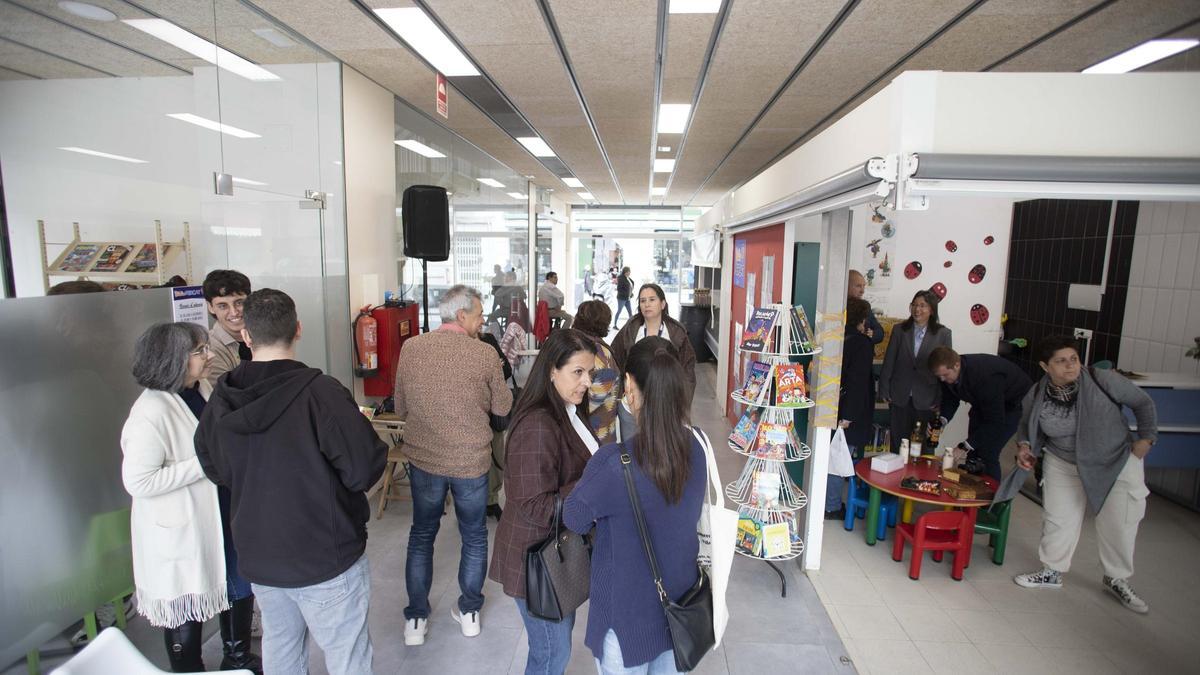 Así ha sido la inauguración de la biblioteca en el mercado municipal de Algemesí
