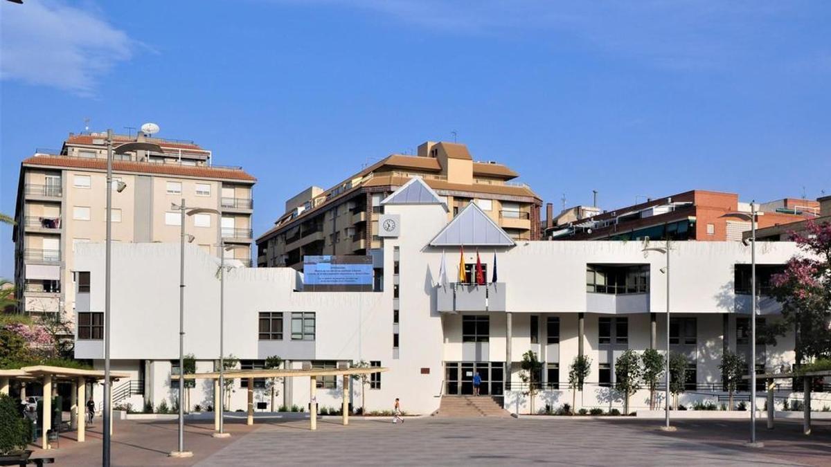 Fachada principal del Ayuntamiento de Molina de Segura.