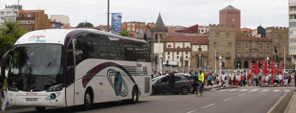 Desembarco de cruceristas extranjeros en Gijón