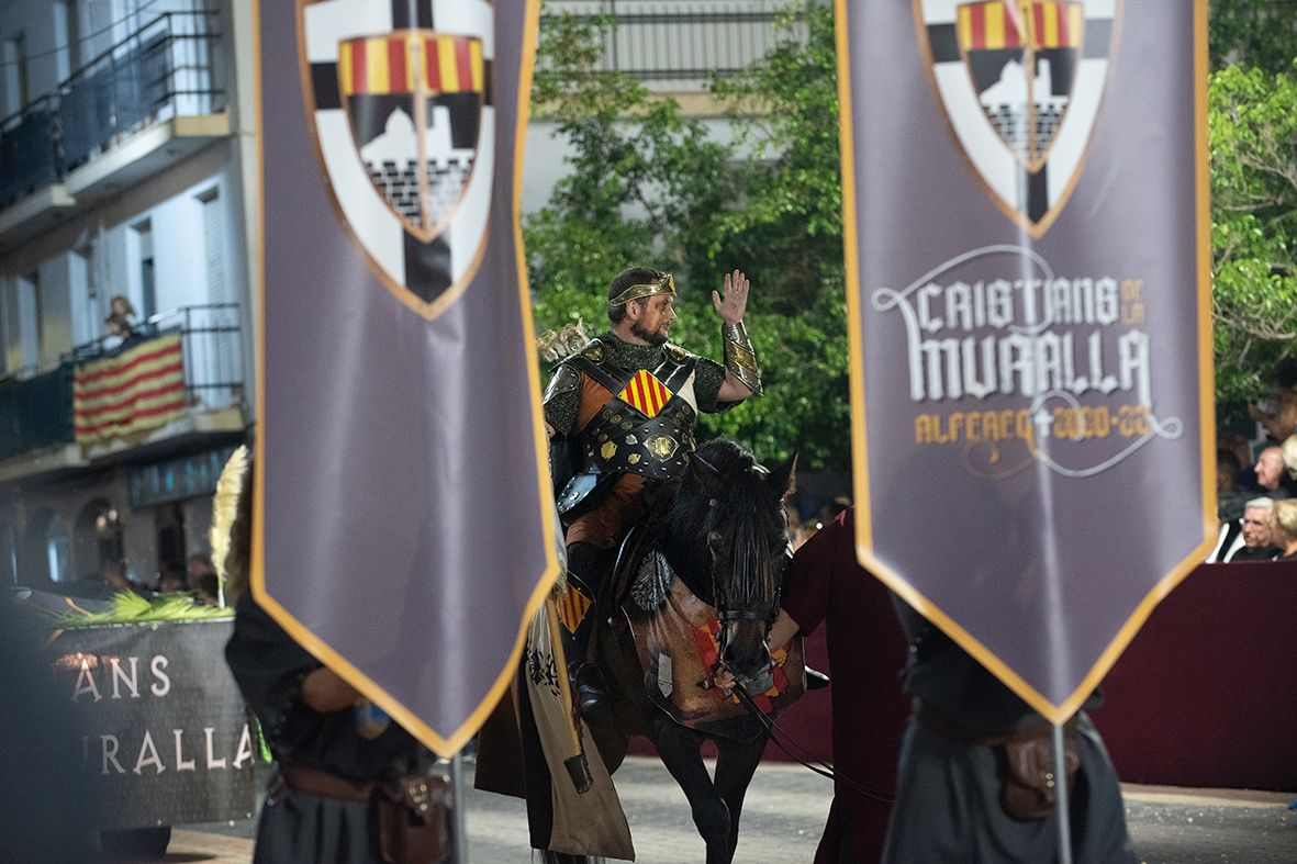 Desfile triunfal de las tropas cristianas en las Fiestas de Altea