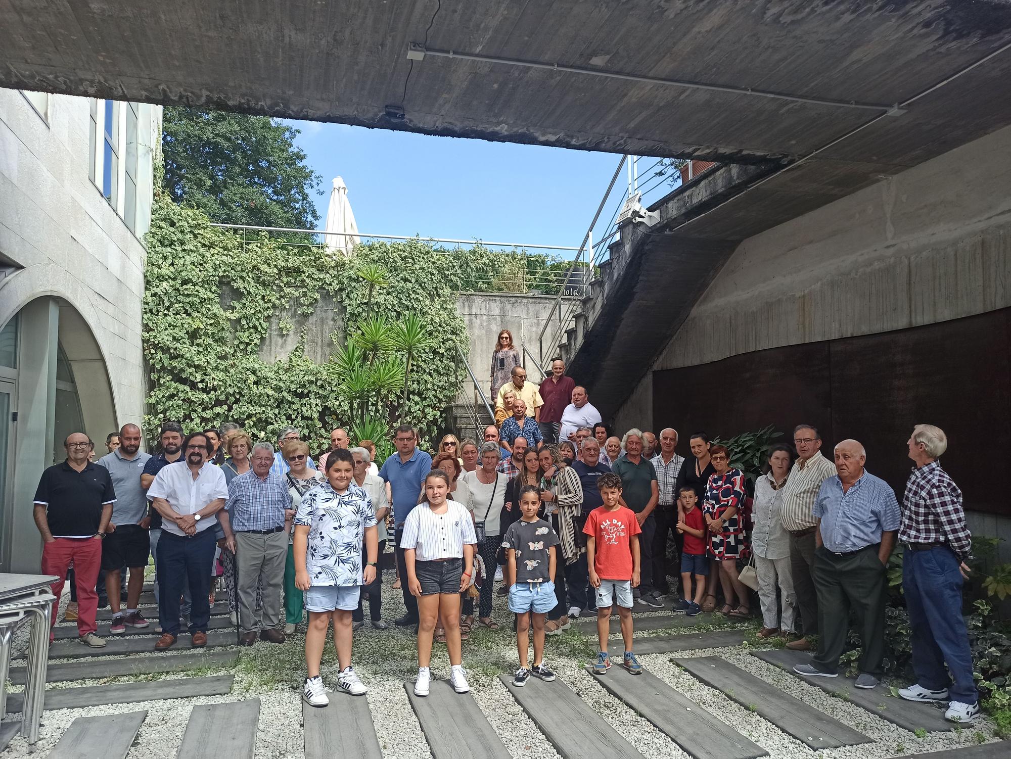 Los de Cayés son multitud: así fue la gran jornada de hermandad de los vecinos