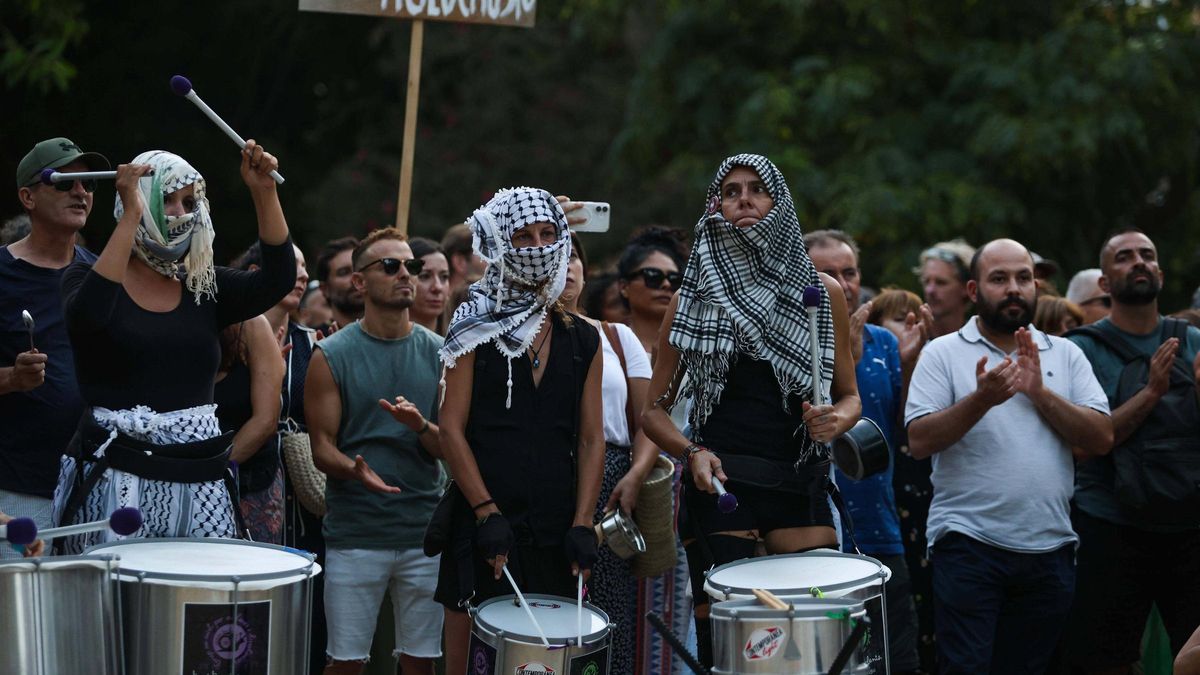 Galería: 250 personas claman en Ibiza contra el genocidio en Gaza