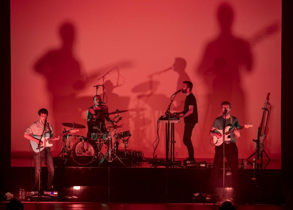 Els Manel posen dret el Kursaal en la presentació el seu últim treball