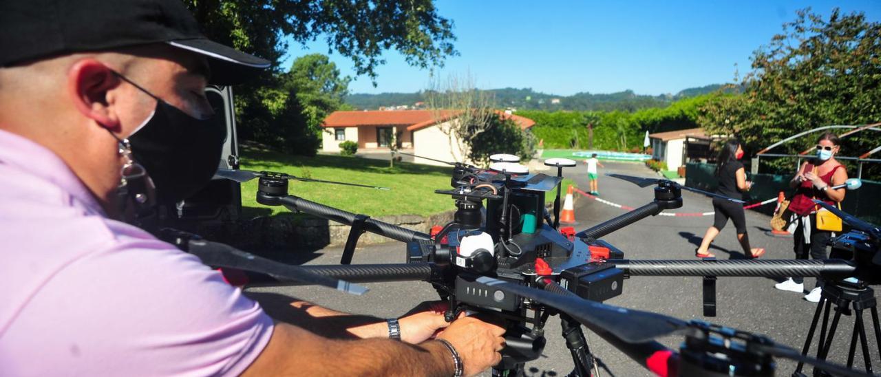 Dron empleado en Meis contra un nido de velutinas que se encontraba a una gran altura.