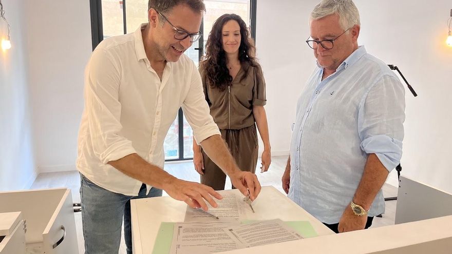 Manacor recibe las llaves de la primera vivienda protegida de propiedad municipal