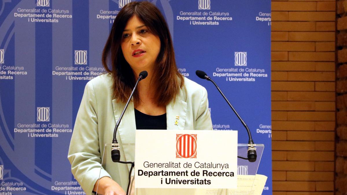 La consellera de Recerca i Universitats, Gemma Geis, en roda de premsa