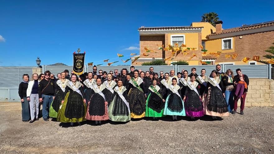 Vídeo: Dimonis de la Plana y la Escola de Dansa sorprenden a las reinas con una emotiva despertà