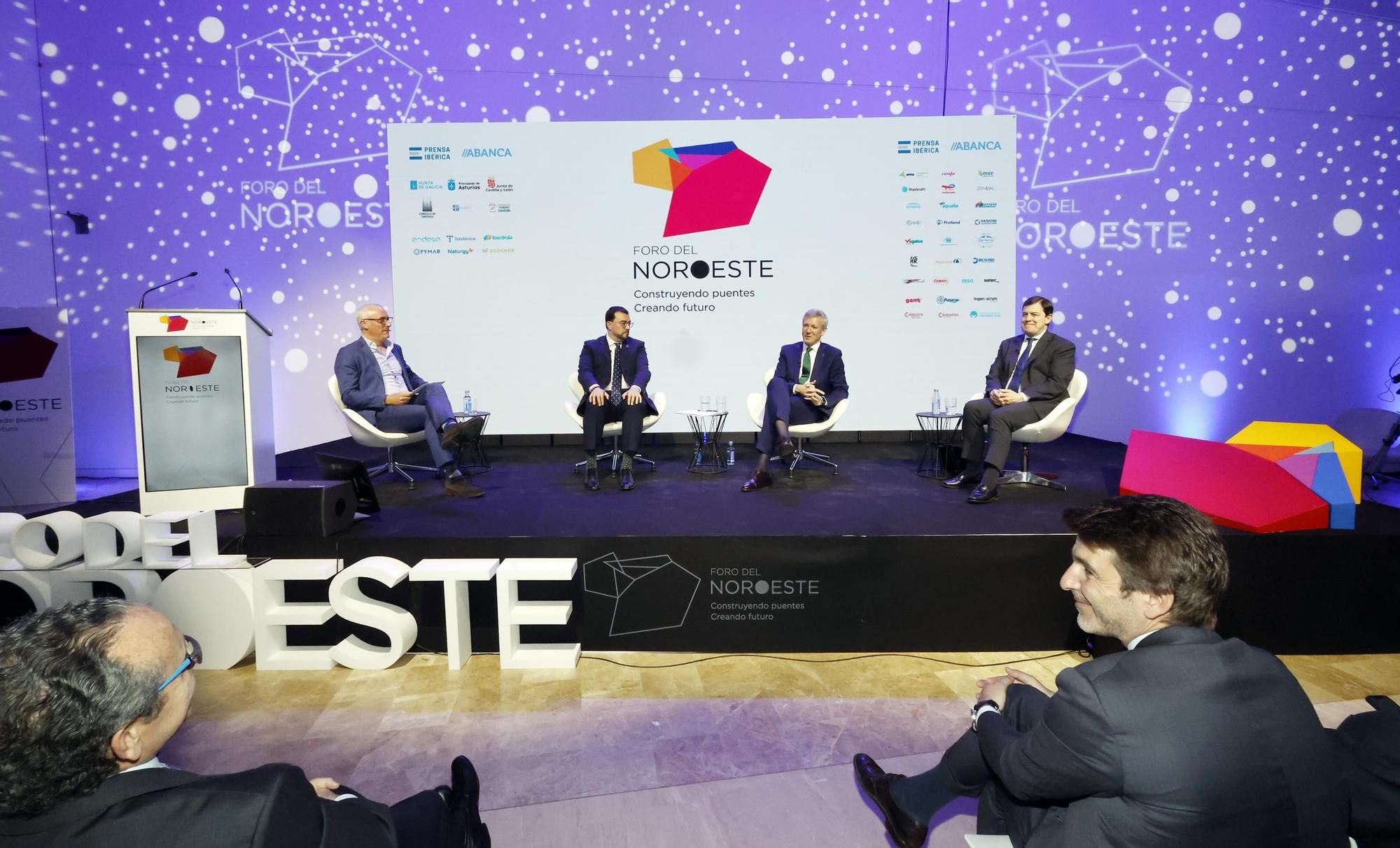 El poder político y empresarial se cita en Santiago