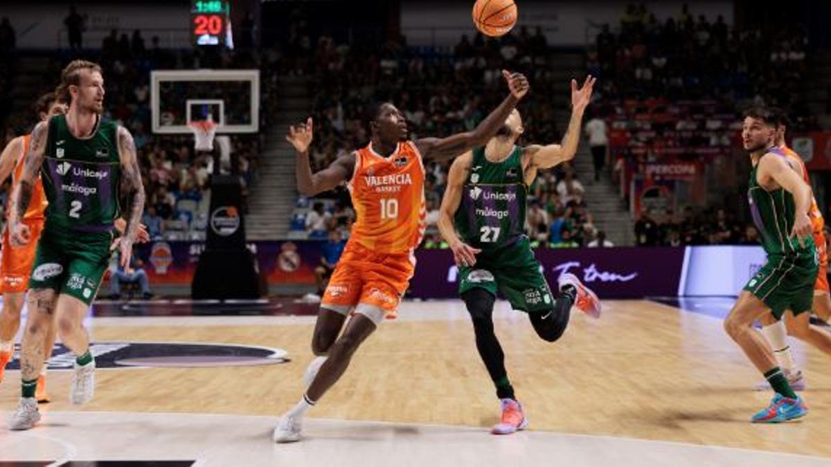 Unicaja y Valencia se vieron las caras en la Supercopa Endesa.