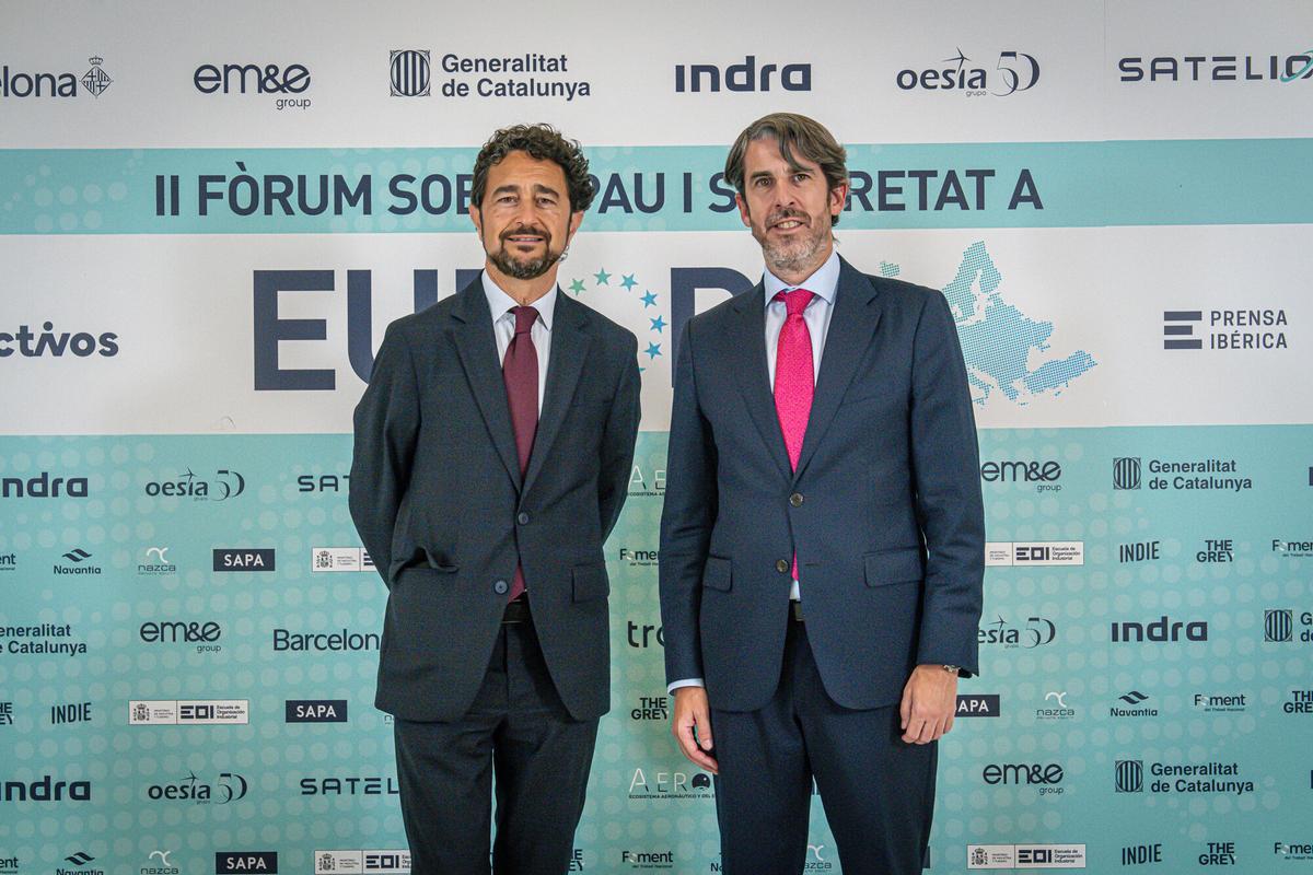 Damià Calvet, vicepresidente ejecutivo de la Área Metropolitana de Barcelona; Jesús Donce, responsable comercial de Prensa Ibérica.