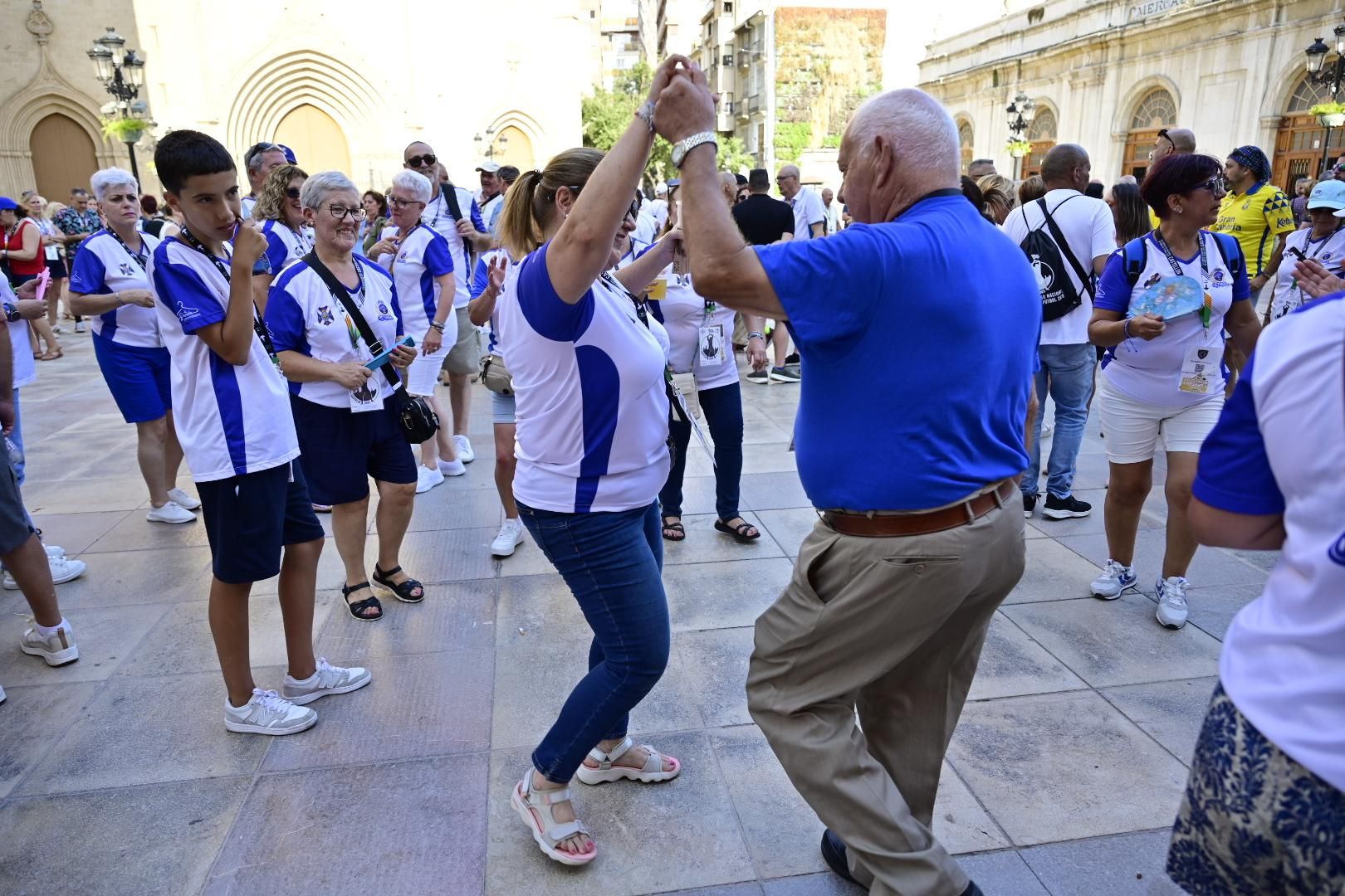 Galería | Un millar de peñistas toman Castellón