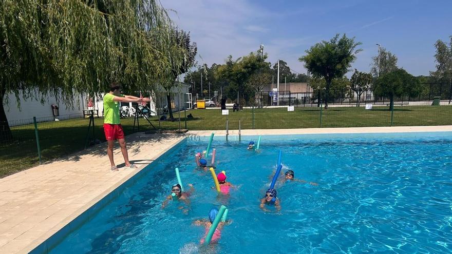Comienzan los cursos de natación en Silleda y A Bandeira