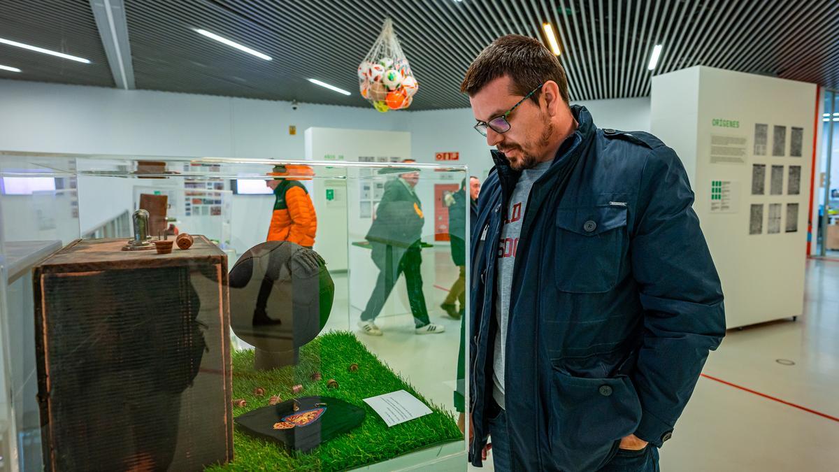 Inauguración de la exposición 'Zaragoza, el fútbol en e_volución' en Etopía