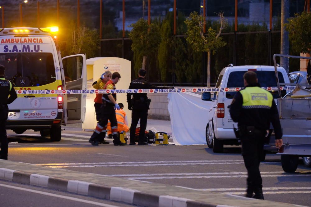 Un hombre dispara 5 veces a su pareja delante de su hijo en un colegio de Elda y se suicida