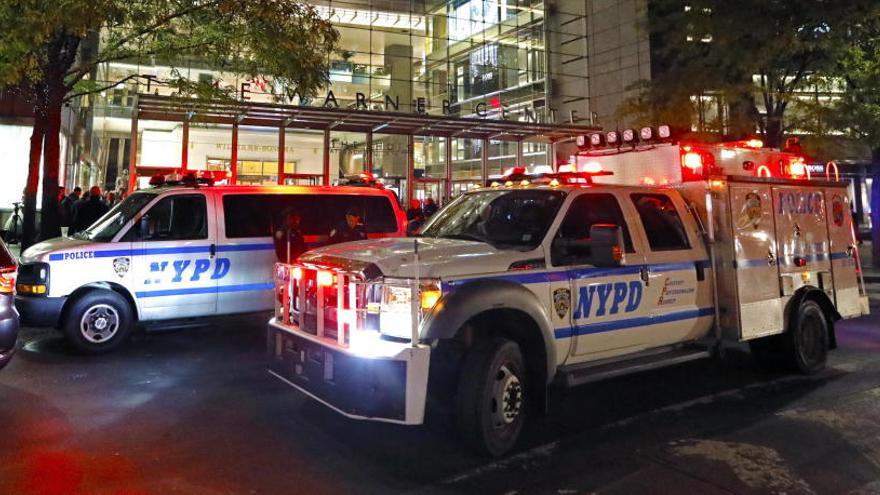 El Departamento de Policía de Nueva York investiga el paquete.