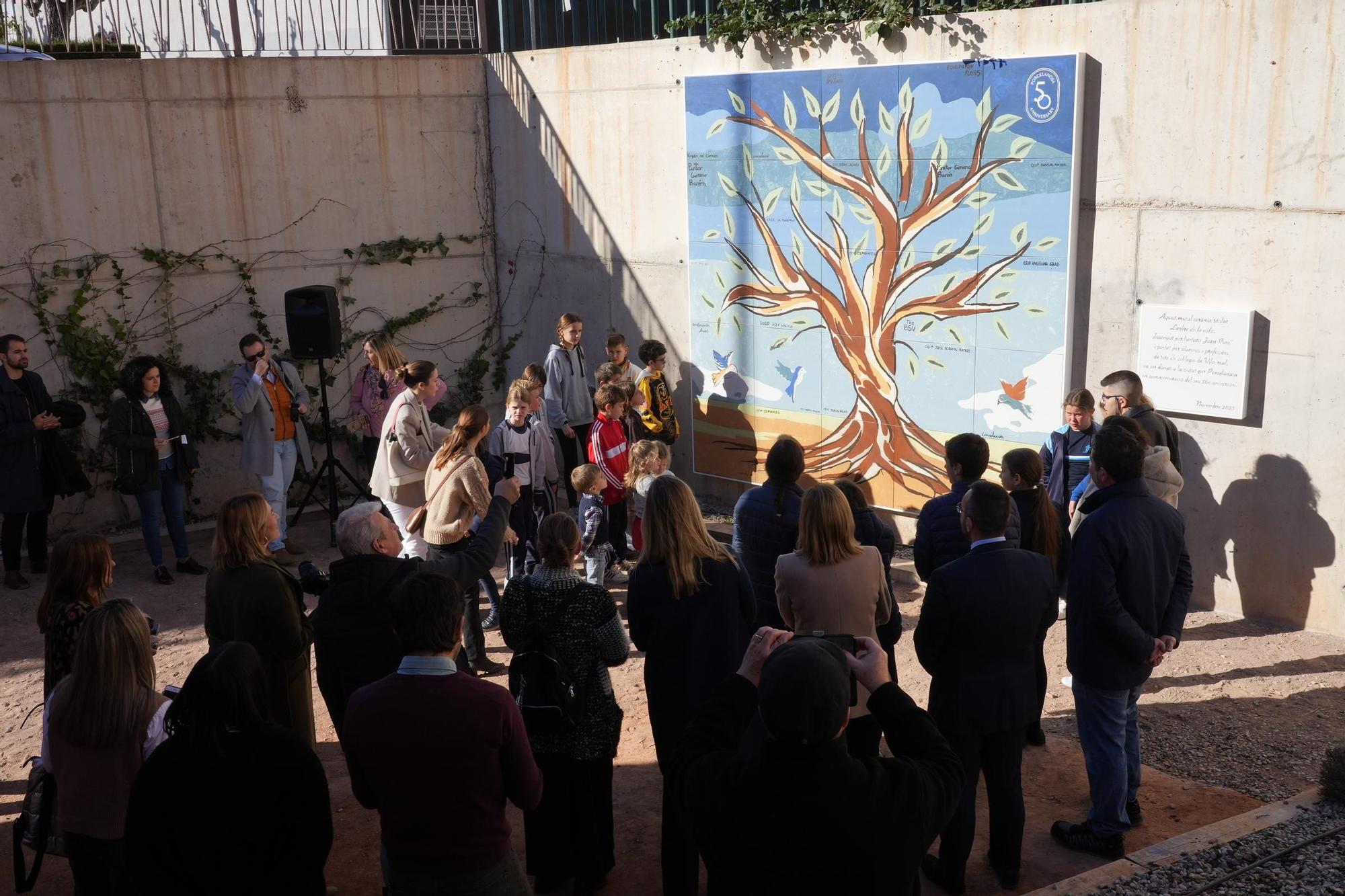 Las imágenes del mural del 50º aniversario de Porcelanosa en el Molí la Vila
