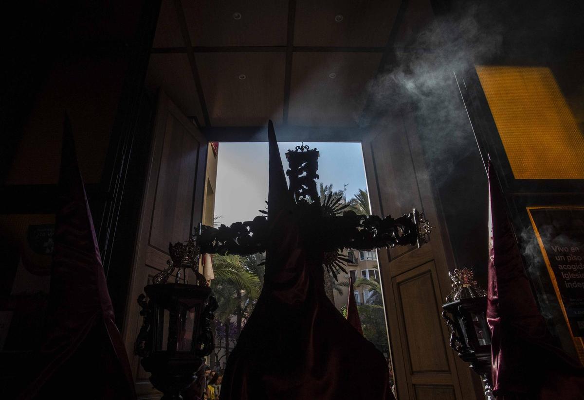 Martes Santo en Alicante: Procesiones del Ecce-Homo y Nuestra Señora de la Amargura