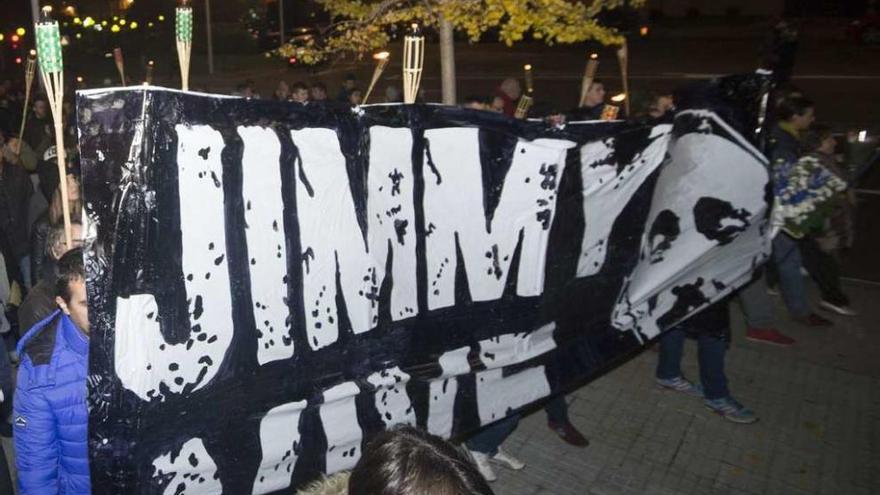 Manifestación de aficionados deportivistas para exigir justicia por la muerte del aficionado coruñés.