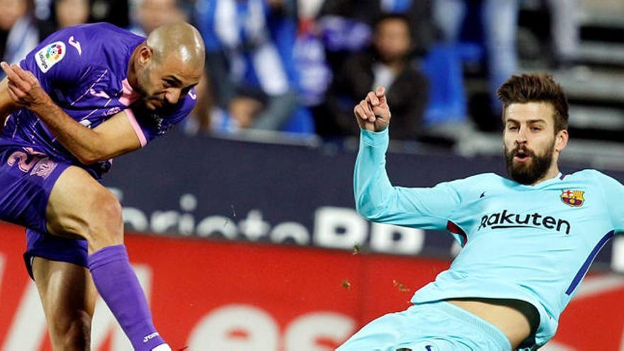 El Barça recurre la amarilla de Piqué para que juegue en Mestalla