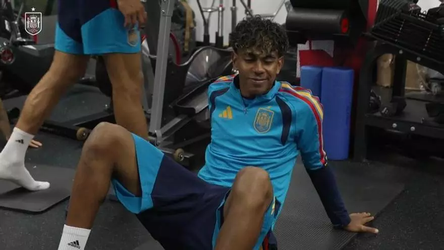 Sesión de trabajo de la selección tras la suspensión del entrenamiento previo a la final del Mundial contra Argentina