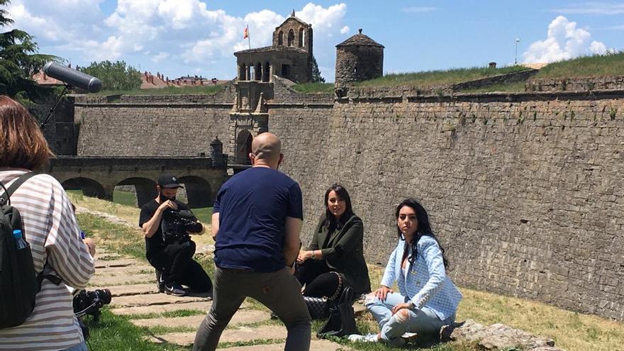 La modelo en su visita a Jaca para la grabación de la serie