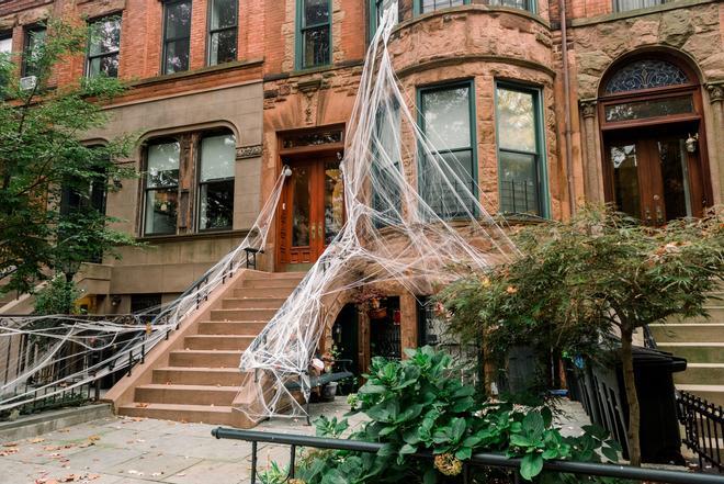 Casa neoyorquina decorada por Halloween