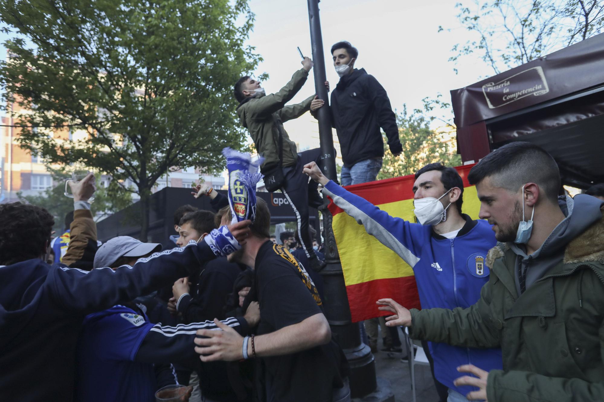 El ambiente en Oviedo durante el derbi