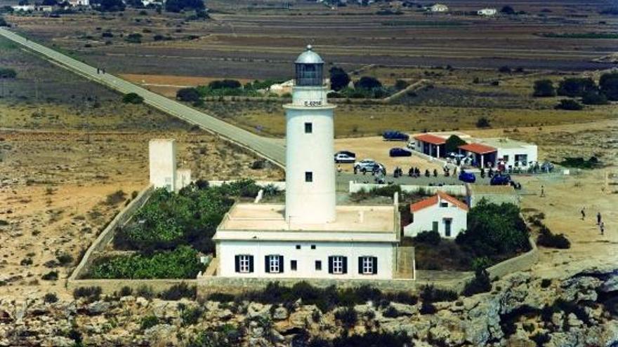 Faro de la Mola.