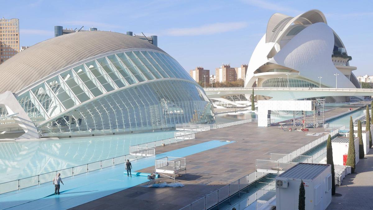 Vista exterior de l'Hemisféric y del Palau de les Arts.
