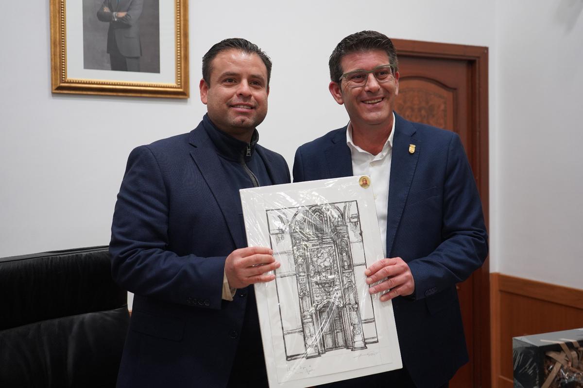 Entrega de obsequios entre Ontinyent y la ciudad mexicana de Zacatecas.