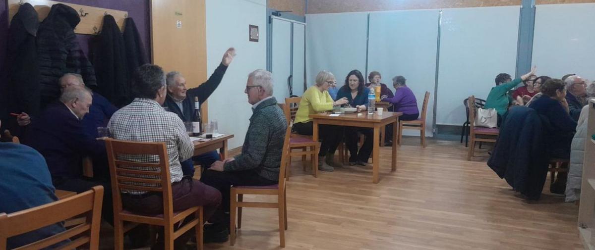 La Asociación de la Tercera Edad disfrutó de la convivencia durante las fiestas.