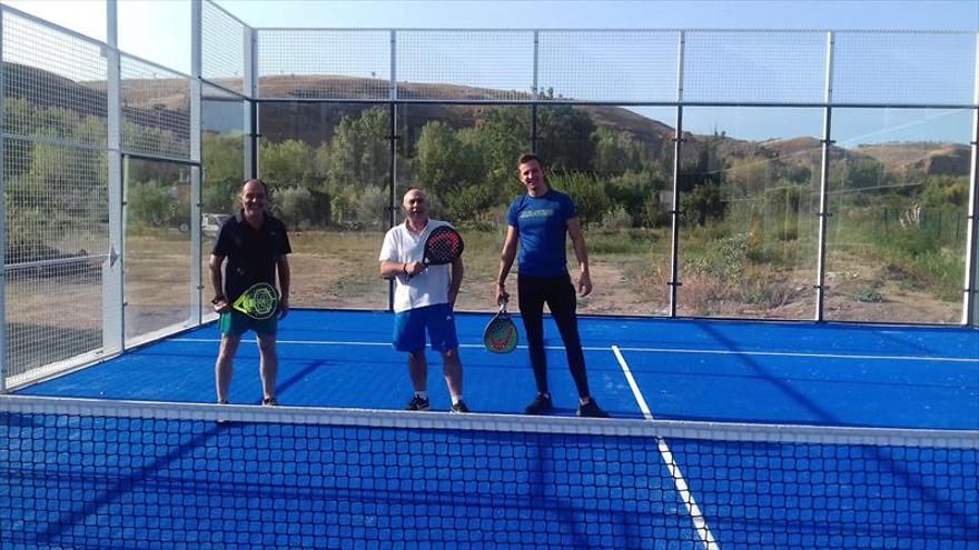 La pista de pádel de Azuara ya está terminada y en uso