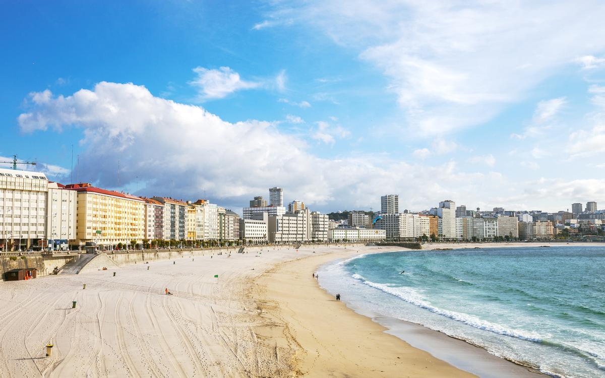 Horizonte de la ciudad y de la playa. La coruña, Galicia, España