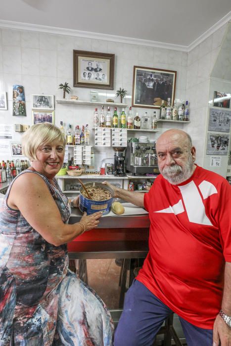 Cierra el Villalobos, mítico bar de Elche