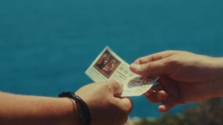 Spanische-Weihnachtslotterie-bewirbt-Losverkauf-mit-diesen-auf-Mallorca-gedrehten-Spots