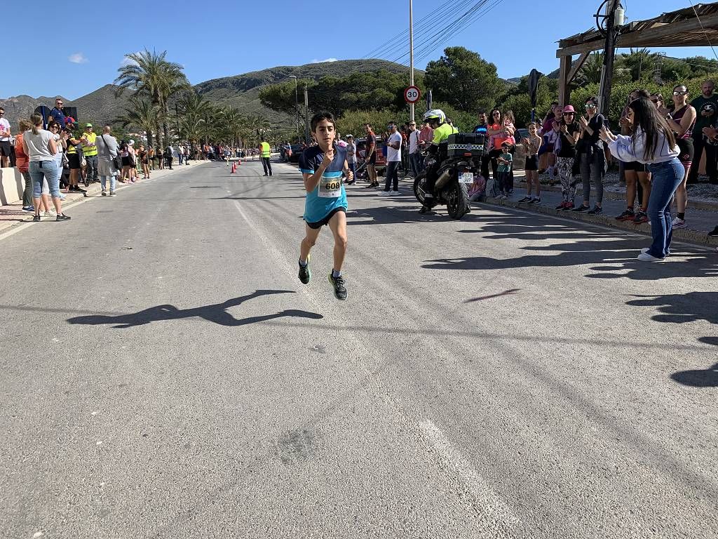 Imágenes de la carrera popular en La Azohia este sábado